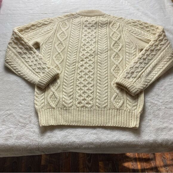 Alan Paige Cream Cable Knit Vintage 100% Wool Crew Neck Sweater Size 40 - Picture 2 of 9